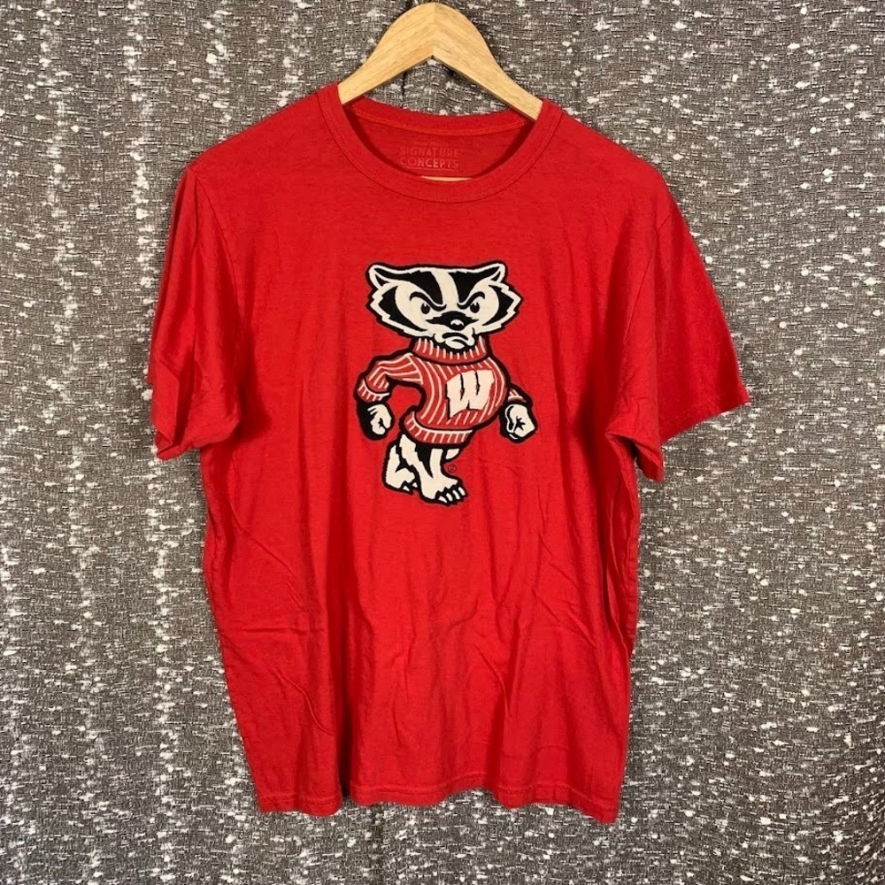 Signature Concepts Wisconsin Badgers Shirt Red Embroidered Bucky Mascot Size Med